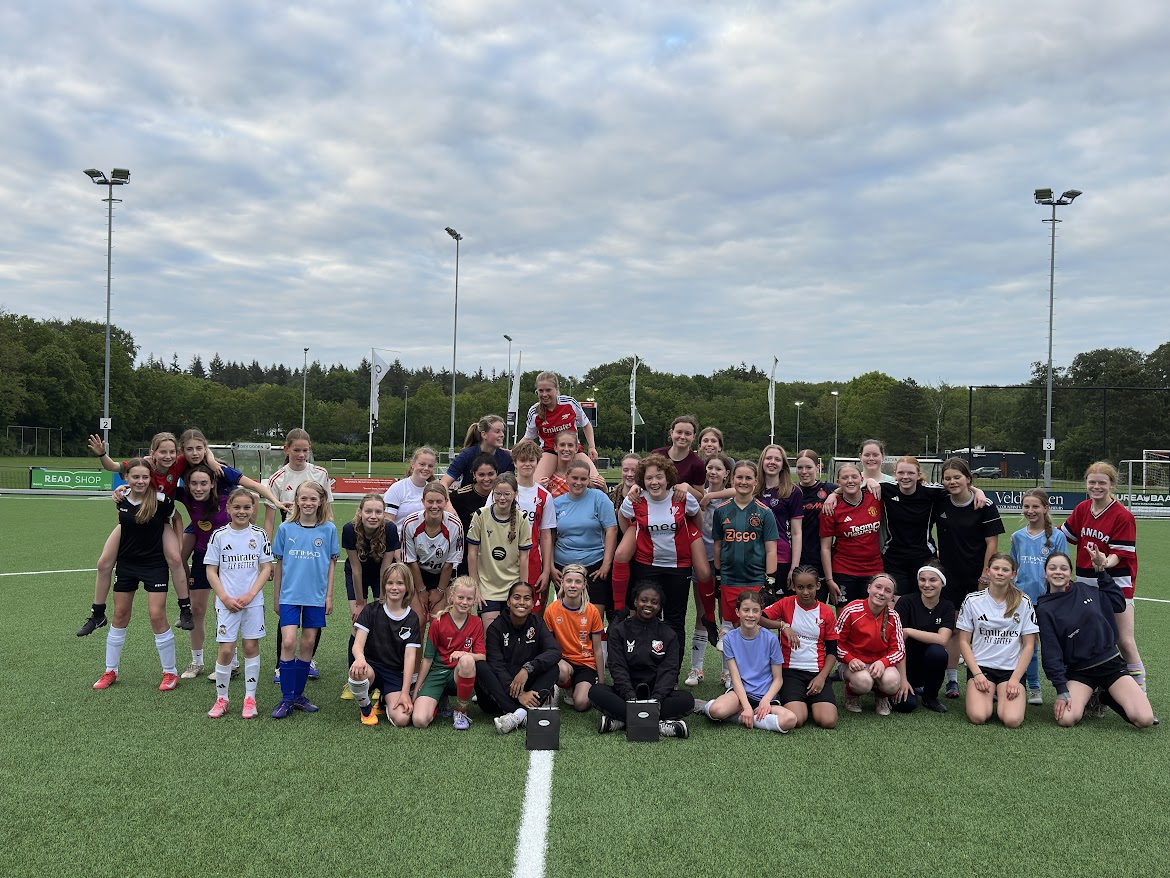Succesvolle meiden clinic bij DEV Doorn met FC Utrecht-speelsters
