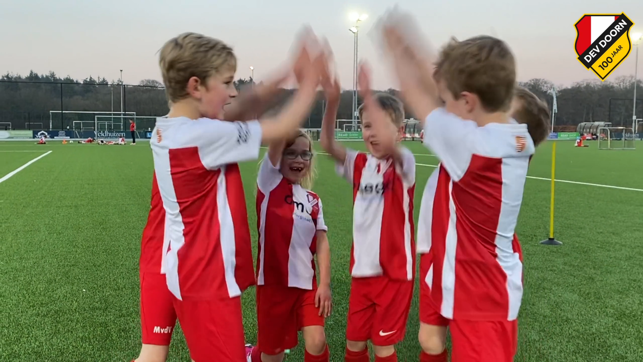 100 jaar DEV Doorn. Daar hoort gewoon een clublied bij!