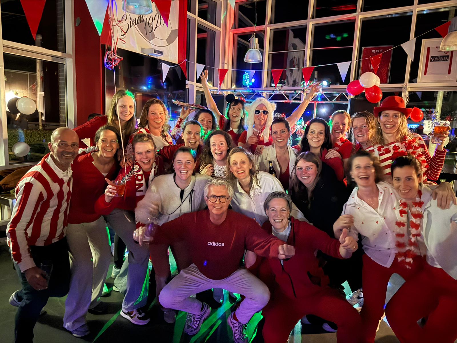 Voetbal, plezier en gezelligheid tijdens 7x7 damesavond bij DEV Doorn