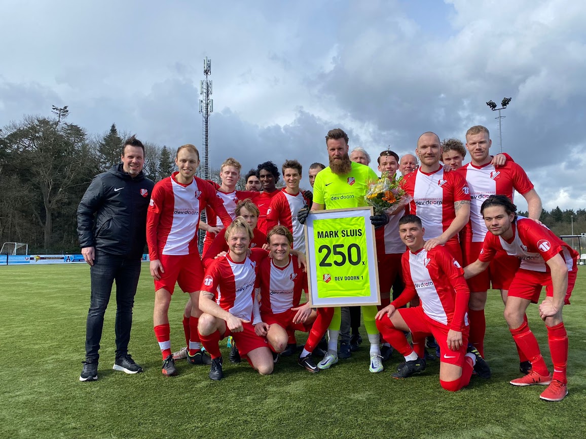 Wereldgoal Kees van de Kooij bezorgt DEV Doorn 1 de zege