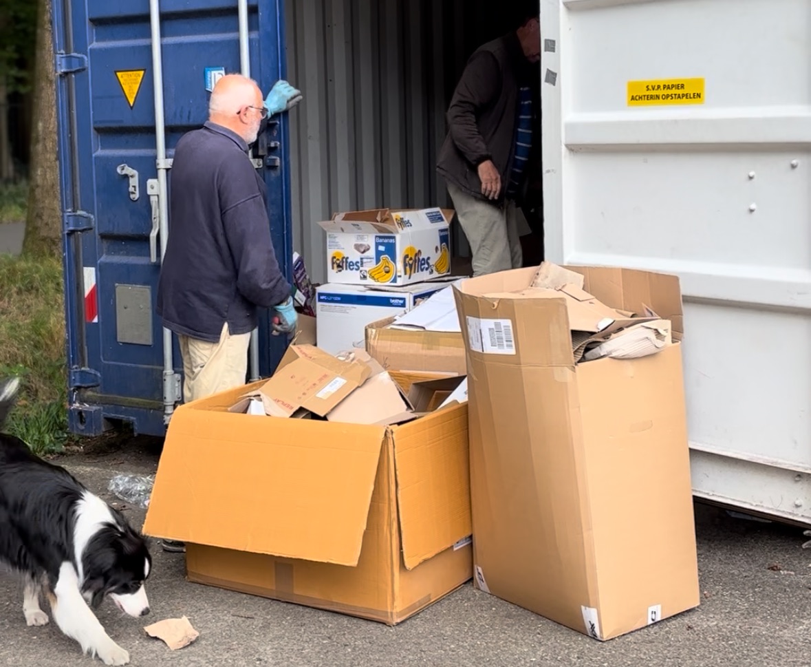 Dringende oproep: coördinator papiercontainer DEV